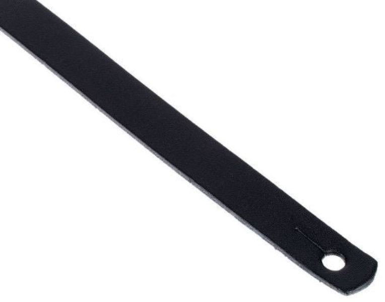 Detailed image of strap button hole on the end on the mandolin strap.