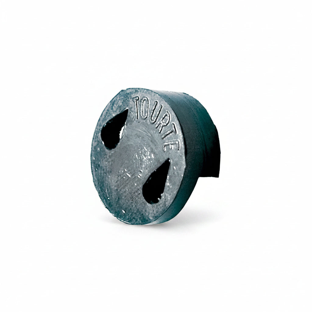 A rubber disk with two tear shaped holes. On each sine of these tear shaped holes there's a slit; to position the mute one has to  twist the rubber wile gently sliding the strings through the slits.

