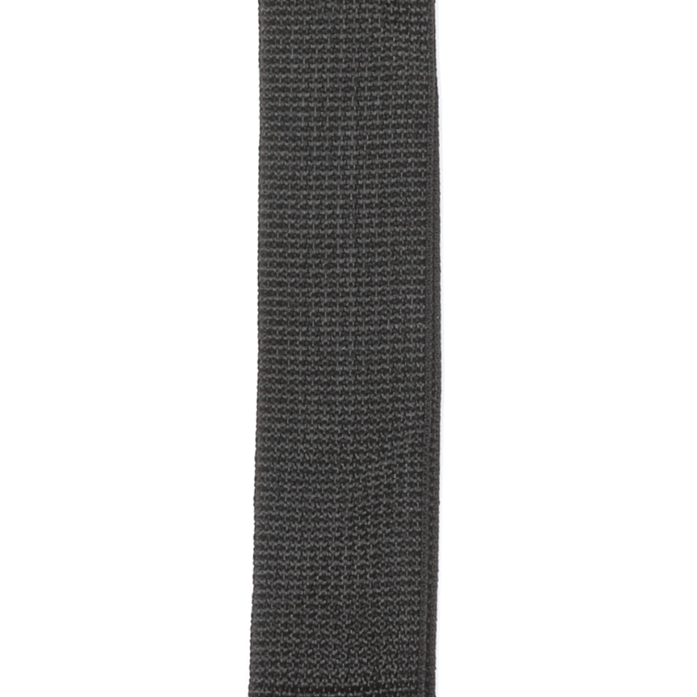 Detail of the fabric of the black strap 